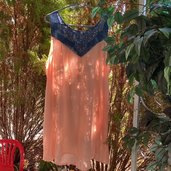 Peach chiffon like dress - Picture 3 of 3